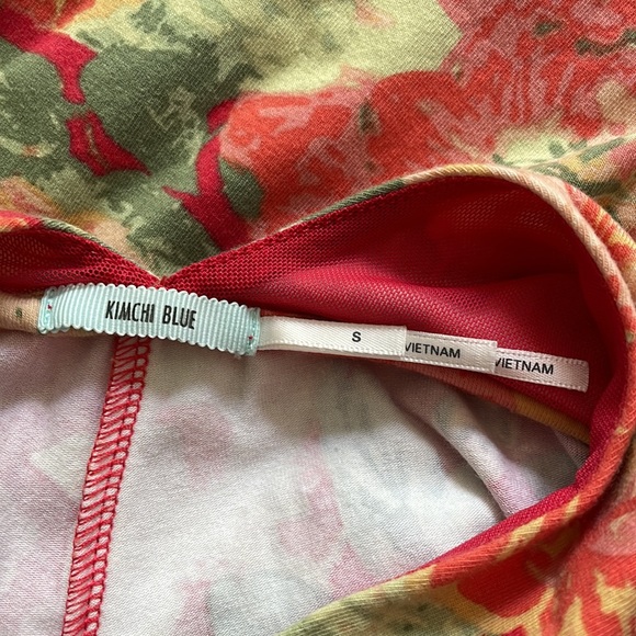 Kimchi Blue Floral Romper - Picture 5 of 6